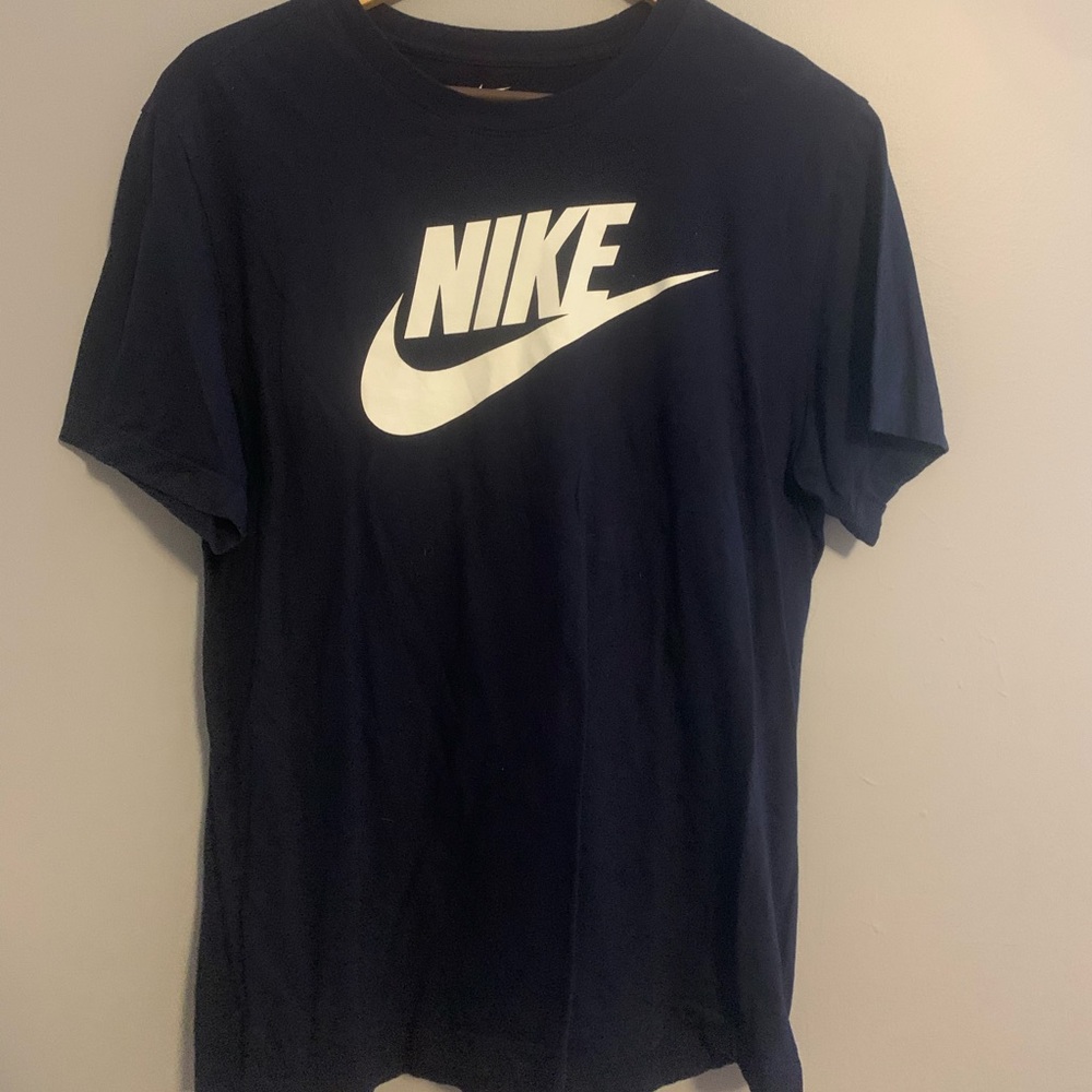 Navy Nike T shirt